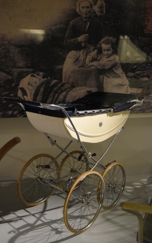 Musée Des Pêcheries - stroller - Children's collection
