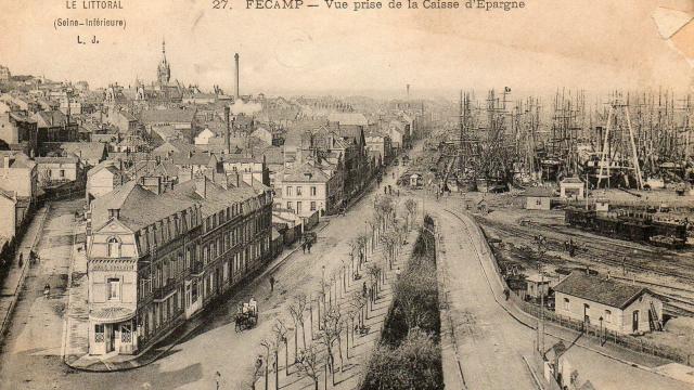 Carte Postale Fécamp Vue Prise De La Caisse D'epargne